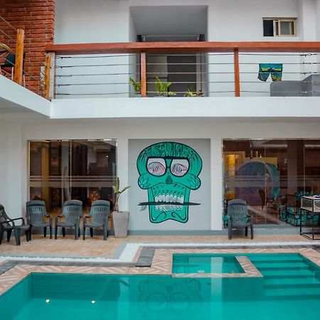 Surf & Party Weligama Hostel Exterior photo