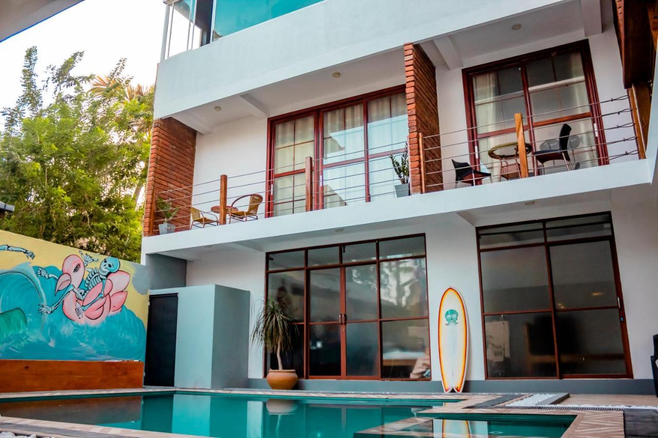 Surf & Party Weligama Hostel Exterior photo