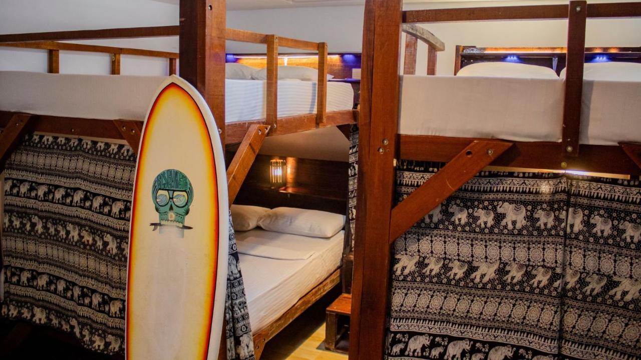 Surf & Party Weligama Hostel Exterior photo