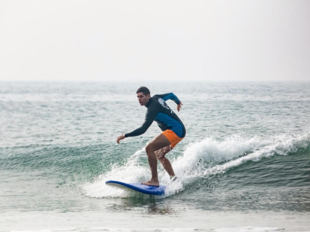 Surf & Party Weligama Hostel Exterior photo
