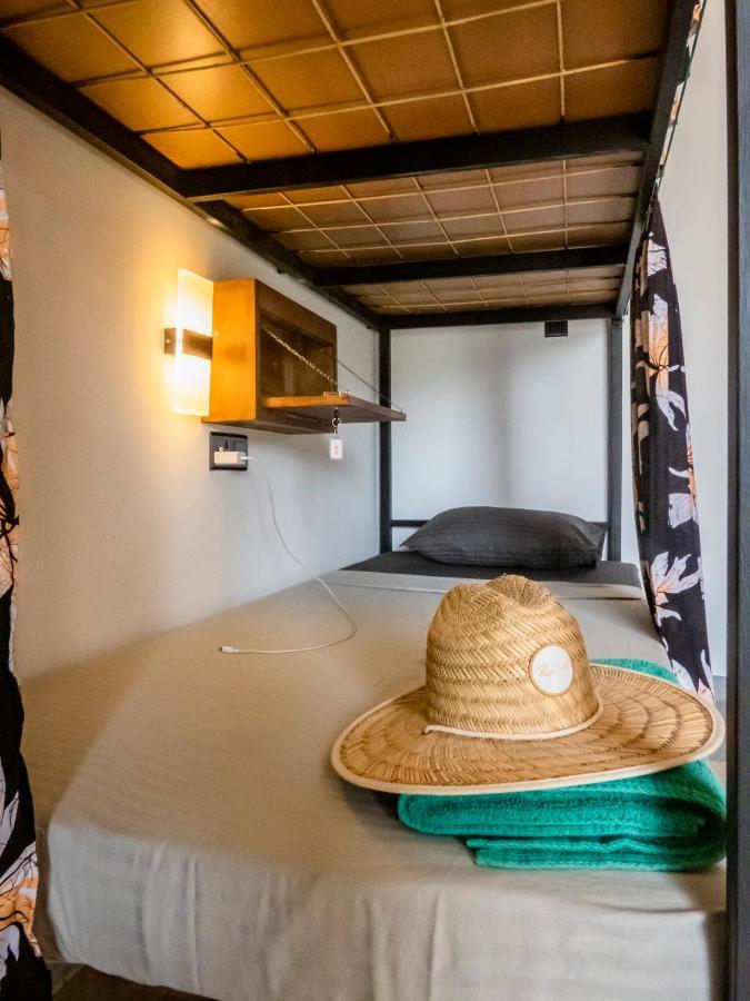 Surf & Party Weligama Hostel Exterior photo